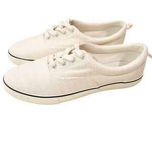 NWOT Universal Thread‎ Practical Canvas Lace-Up Sneakers Women’s Shoes Size 9